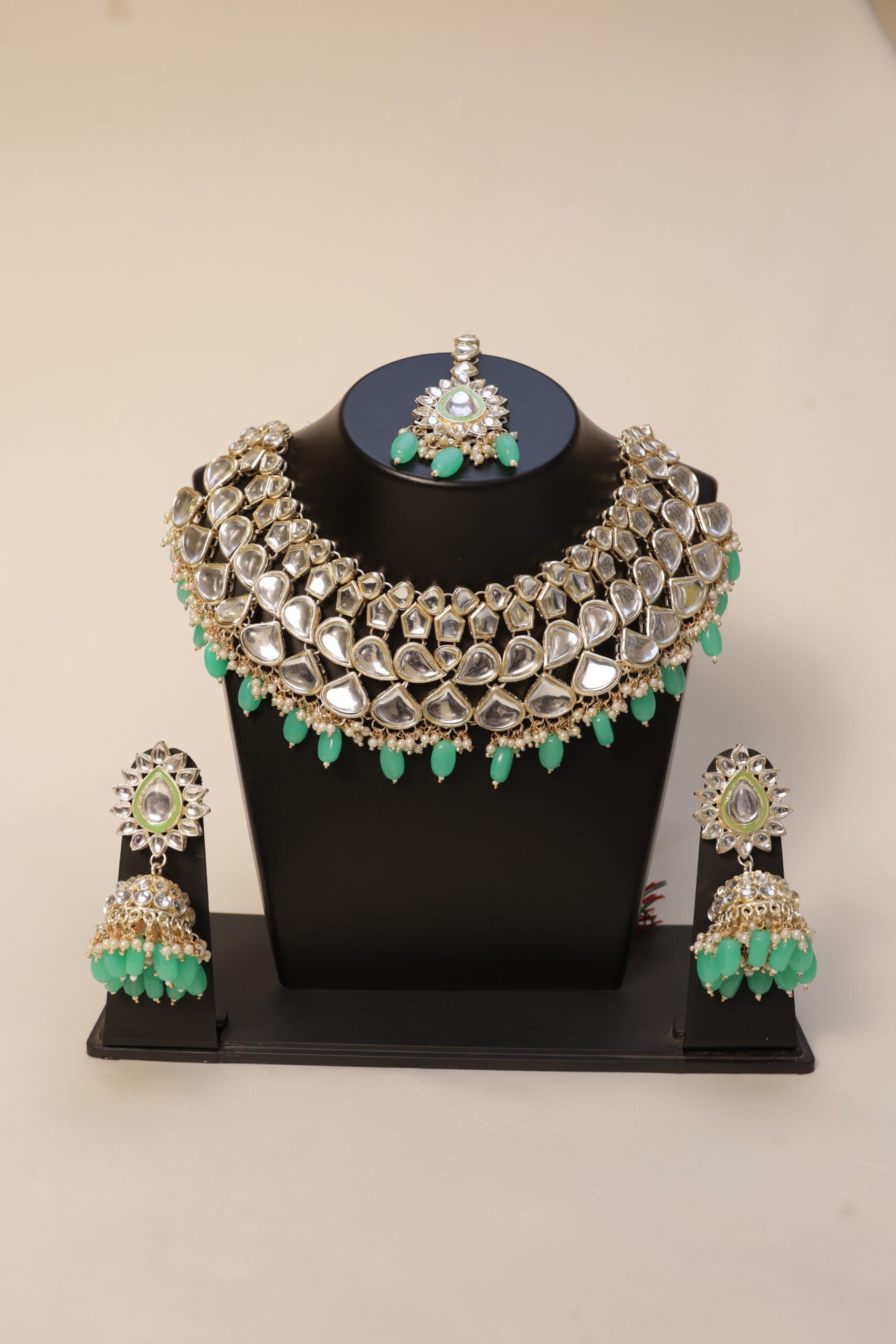 Kundan choker with green Pearls