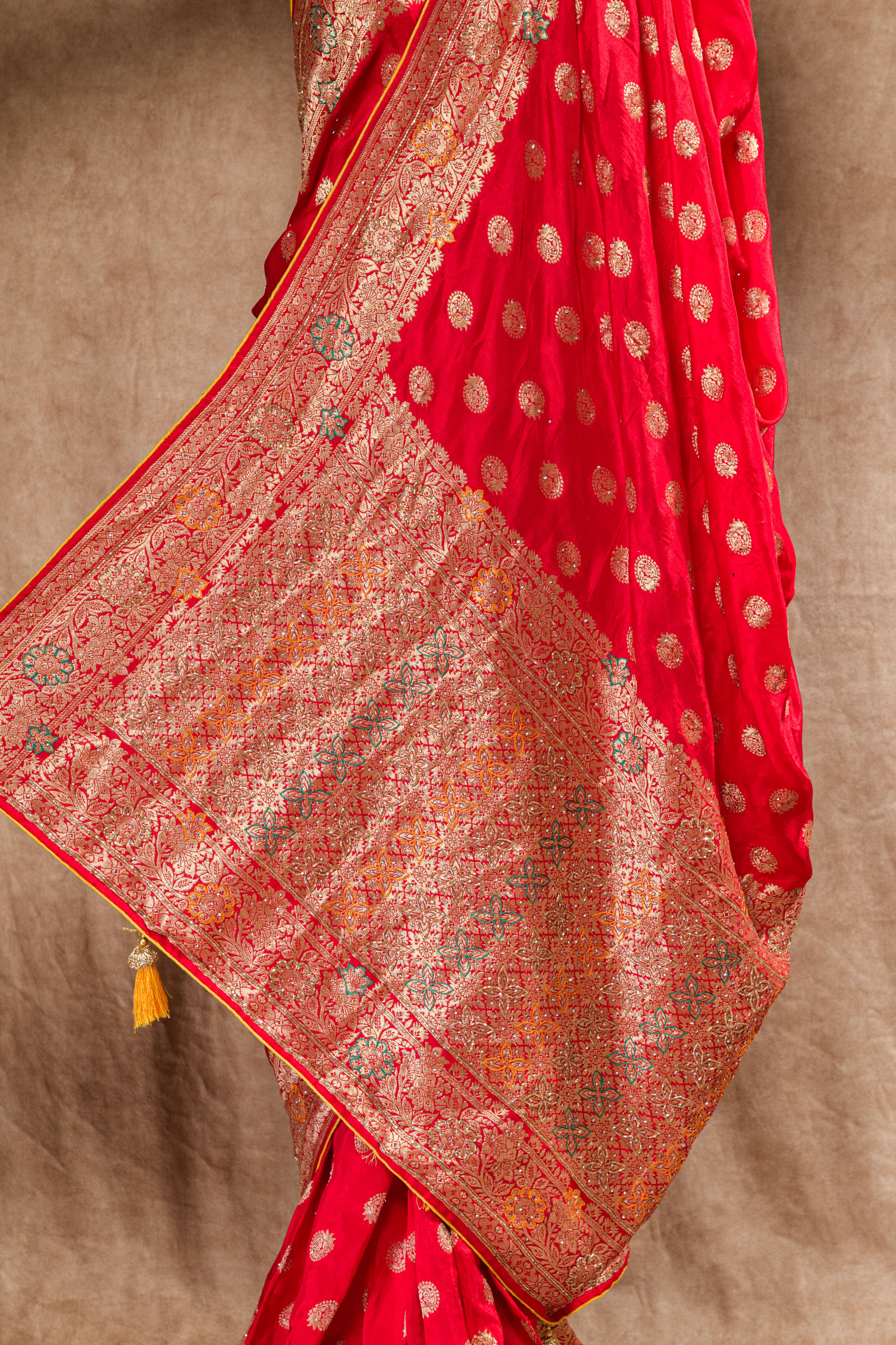 Red & Gold Dolla Weaving Saree with Cutdana Work